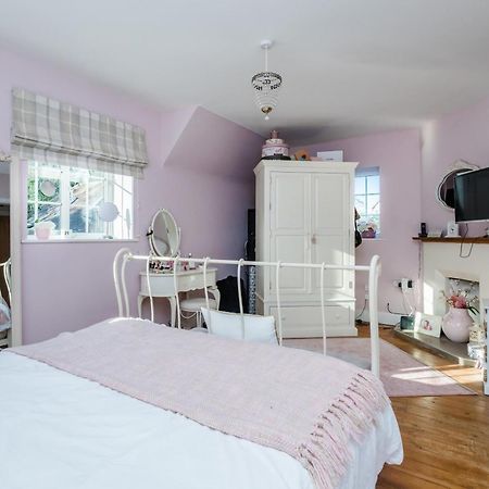 Pretty Country Home Dog Friendly On Request Henfield Екстериор снимка